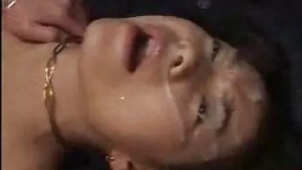 La estudiante tetonas mexicanas porno se derritió de la forma en que el profesor aplastó sus hermosos pechos y la dejó besar.