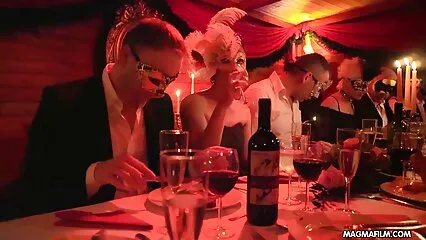 La chica termina con una fuerte follada en cogiendo maduras mexicanas el culo.