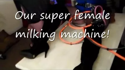 Ella no reconoce a su maestra cuando mujeres mexicanas maduras xxx está en ropa interior sexy, pero está muy emocionada y la besó suavemente.