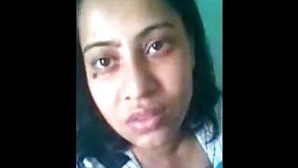 La esposa regresó a casa y devastó a su cansado esposo. mexicana madura caliente